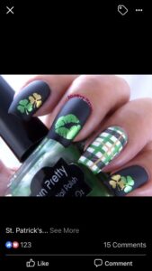 Kiss me plaid nails