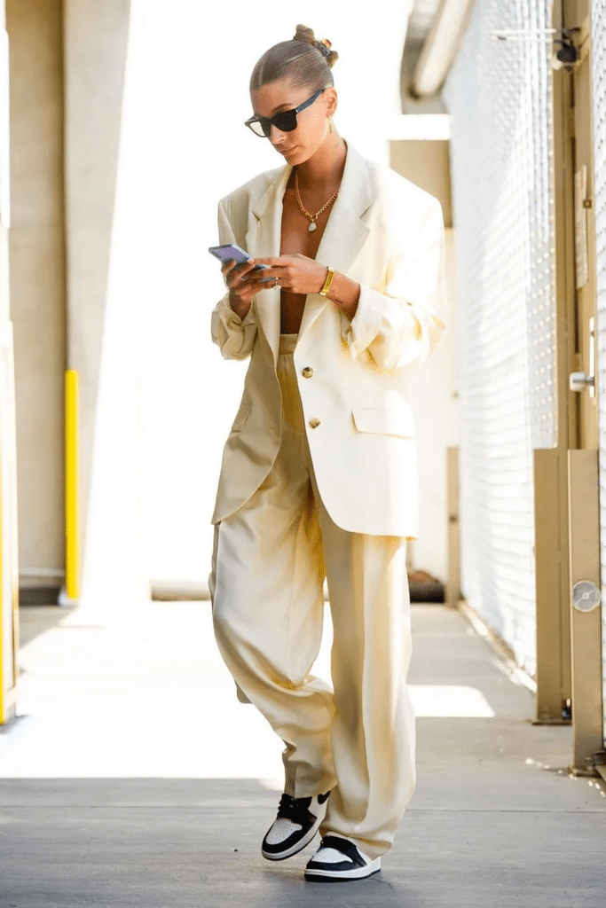 Oversized Blazer pants suit outfit Fall And Winter Fashion trends 2023