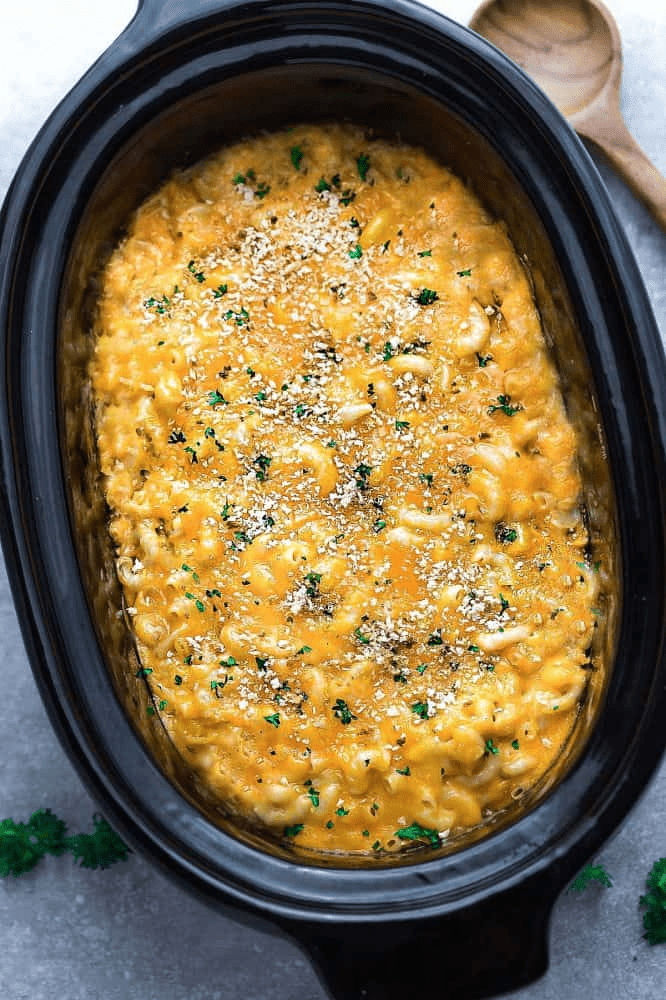 Thanksgiving crockpot mac and cheese