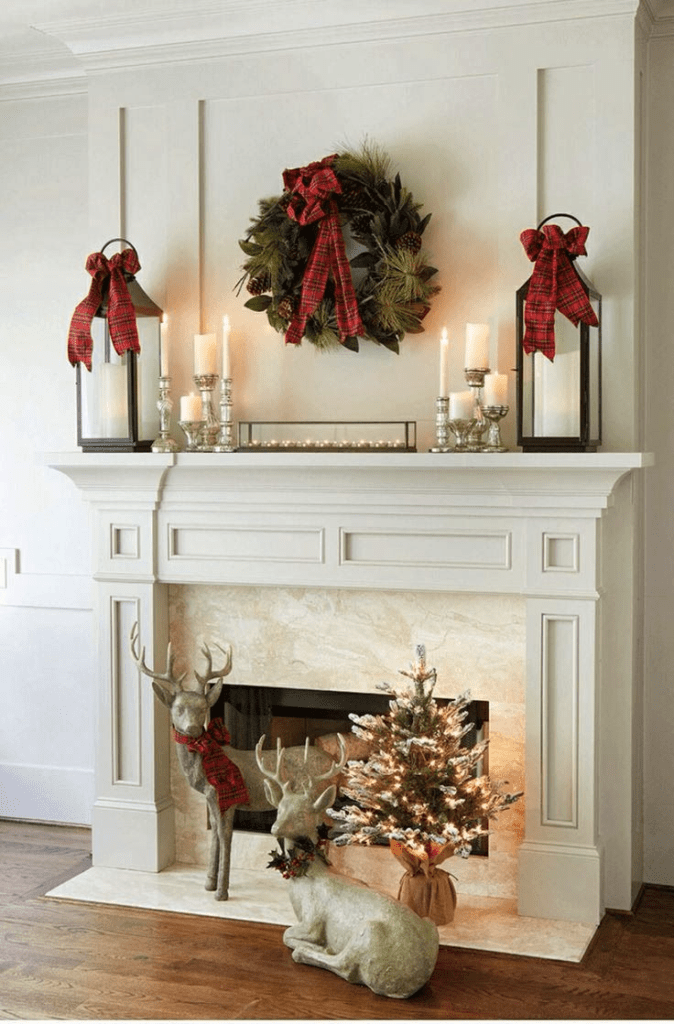 Christmas mantel decorations