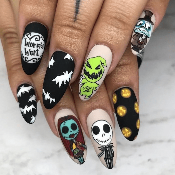 Nightmare before Christmas warm wort nail art